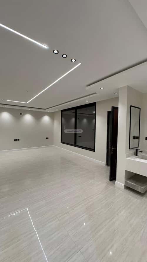 5 bedroom villa in Dahiat King Fahd 4