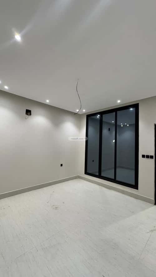 6 bedroom villa in Dahiat King Fahd 4