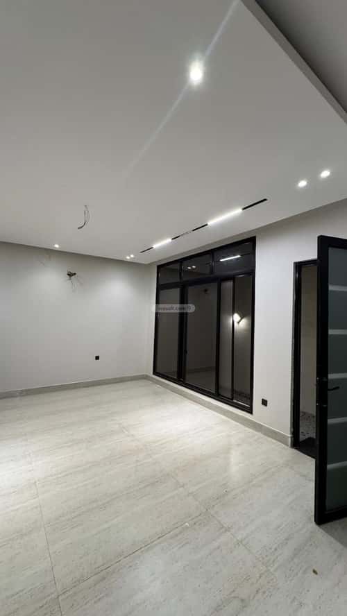 6 bedroom villa in Dahiat King Fahd 3