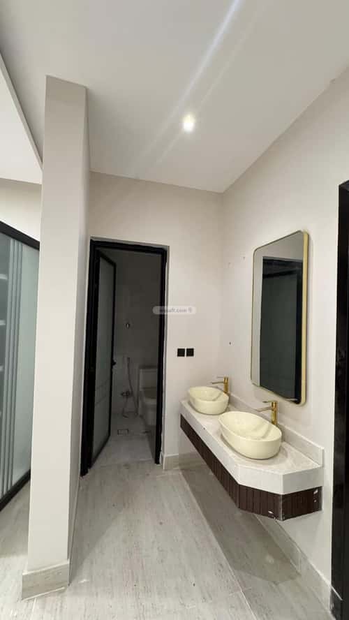 6 bedroom villa in Dahiat King Fahd 11