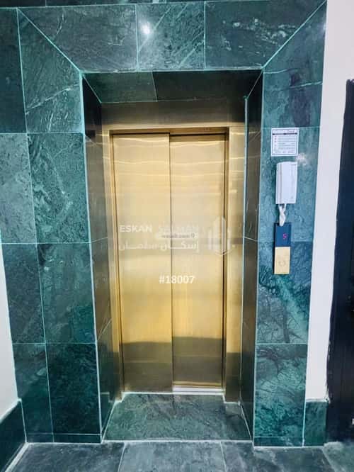 شقة 5 غرف في السيف 4