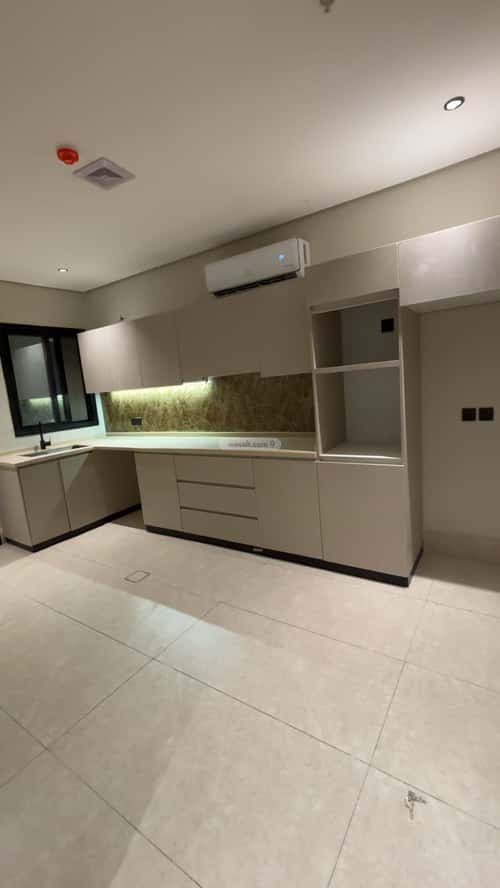 9 bedroom apartment in Dahiat King Fahd 2