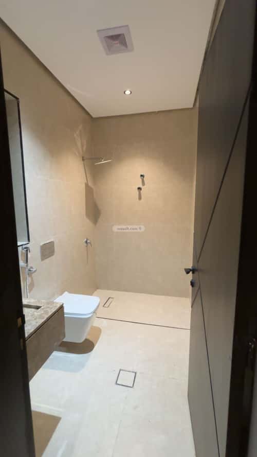 9 bedroom apartment in Dahiat King Fahd 3