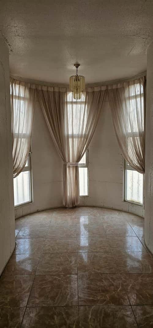 9 bedroom villa in Uhud 6