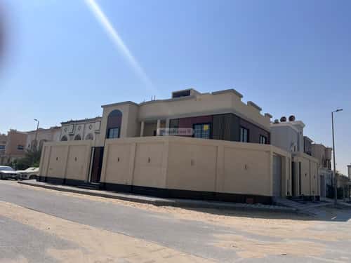 9 bedroom villa in Dahiat King Fahd 4