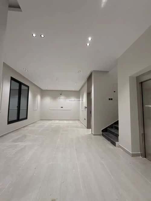 6 bedroom villa in Uhud 4