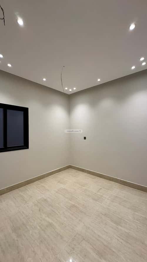 6 bedroom villa in Dahiat King Fahd 4