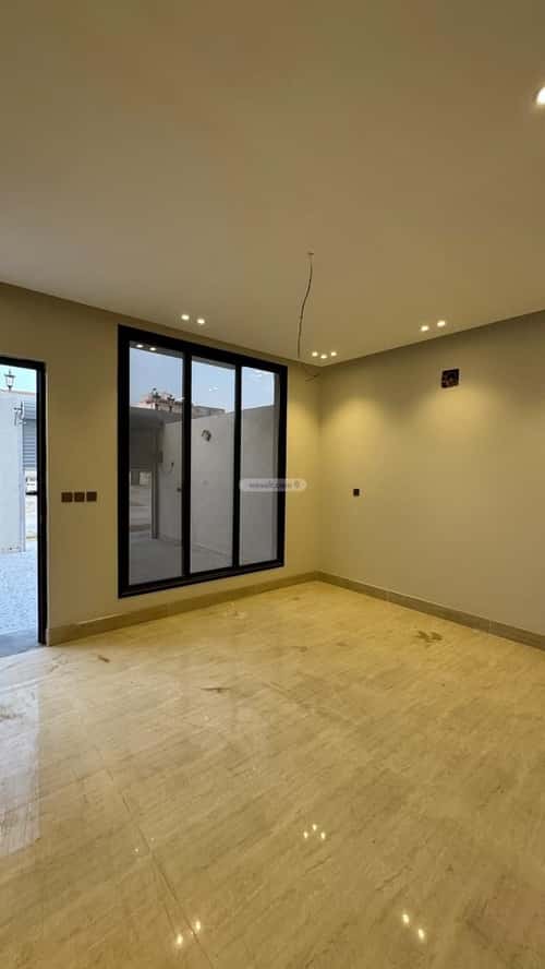 6 bedroom villa in Dahiat King Fahd 5