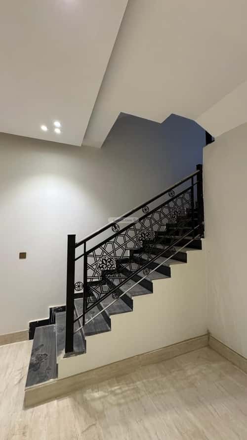 6 bedroom villa in Dahiat King Fahd 3
