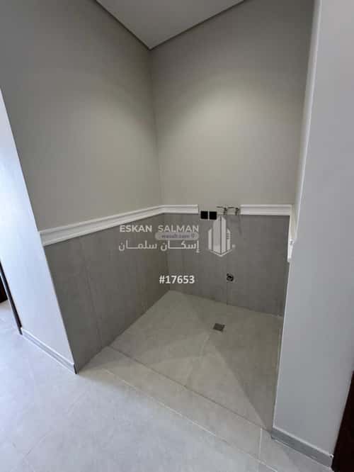 5 bedroom villa in Dahiat King Fahd 3