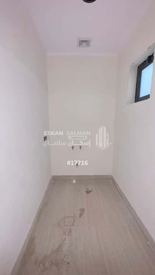 8 bedroom villa in Dahiat King Fahd 4