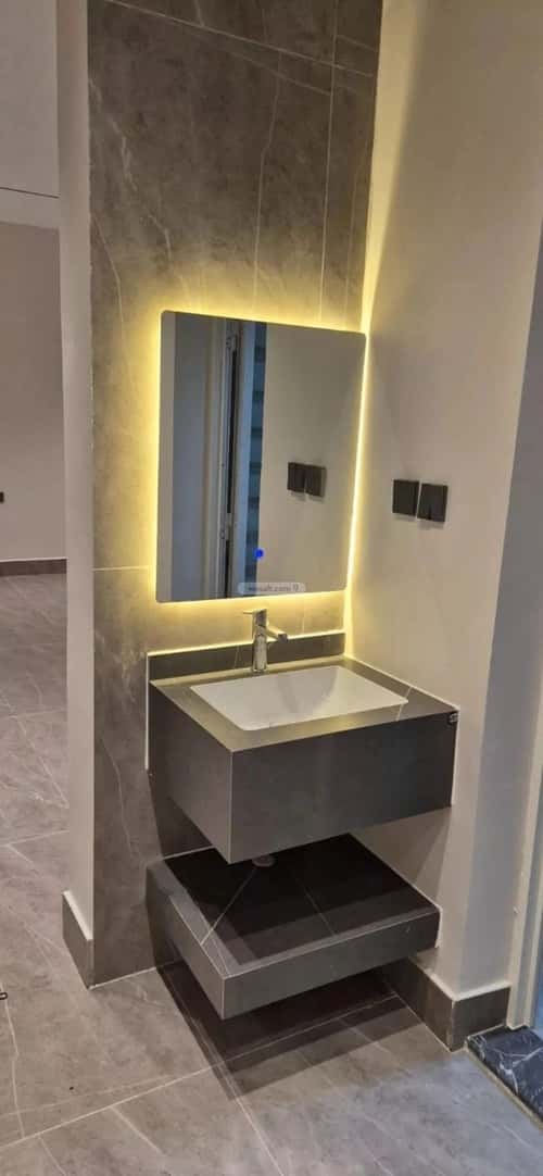 4 bedroom apartment in Dahiat King Fahd 1