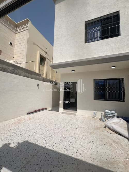5 bedroom villa in Uhud 4