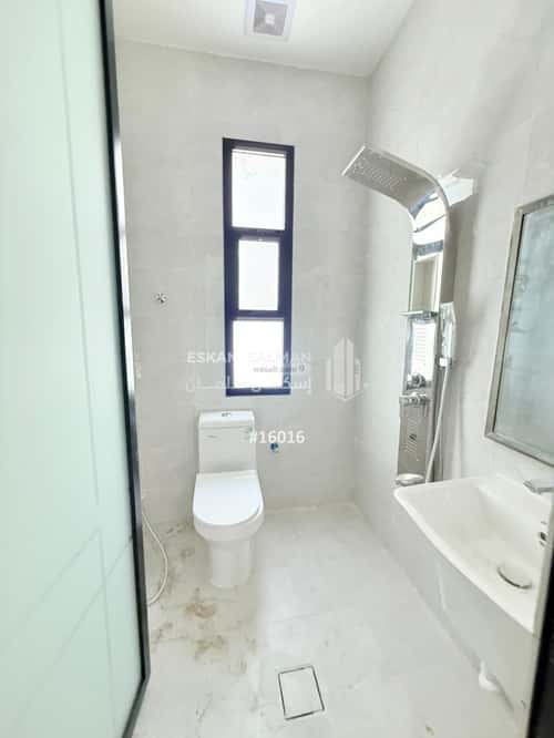 فيلا 8 غرف في ضاحية الملك فهد 1