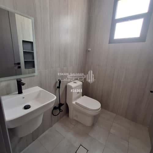 شقة 5 غرف في ضاحية الملك فهد 2