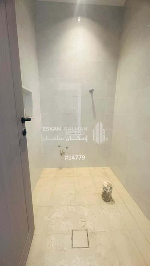 8 bedroom villa in Dahiat King Fahd 4