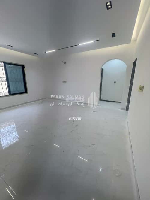 5 bedroom apartment in Uhud 9