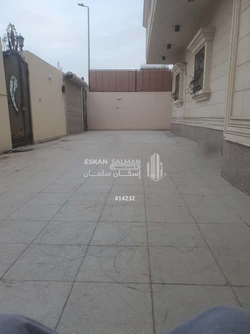 فيلا 11 غرف في ضاحية الملك فهد 6