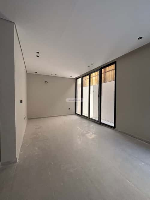 5 bedroom villa in Dahiat King Fahd 3