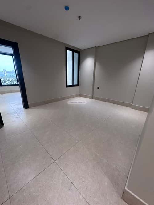 شقة 5 غرف في ضاحية الملك فهد 2