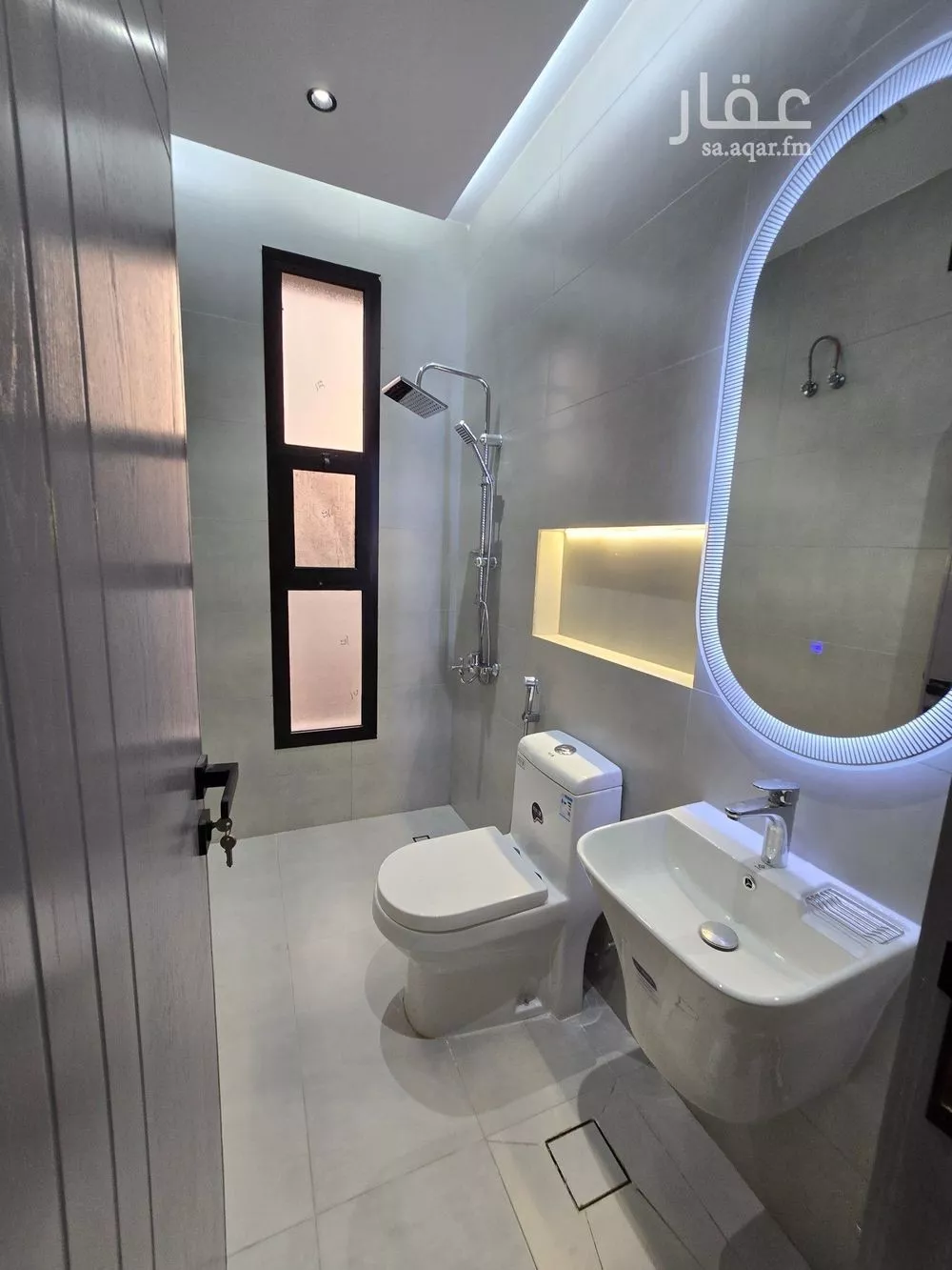 شقة 5 غرف في النزهة 12