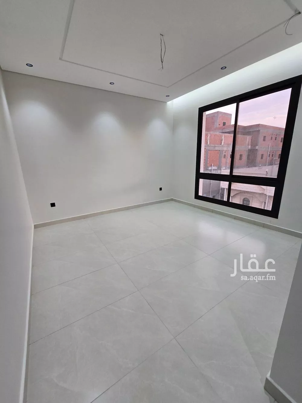 شقة 5 غرف في النزهة 8