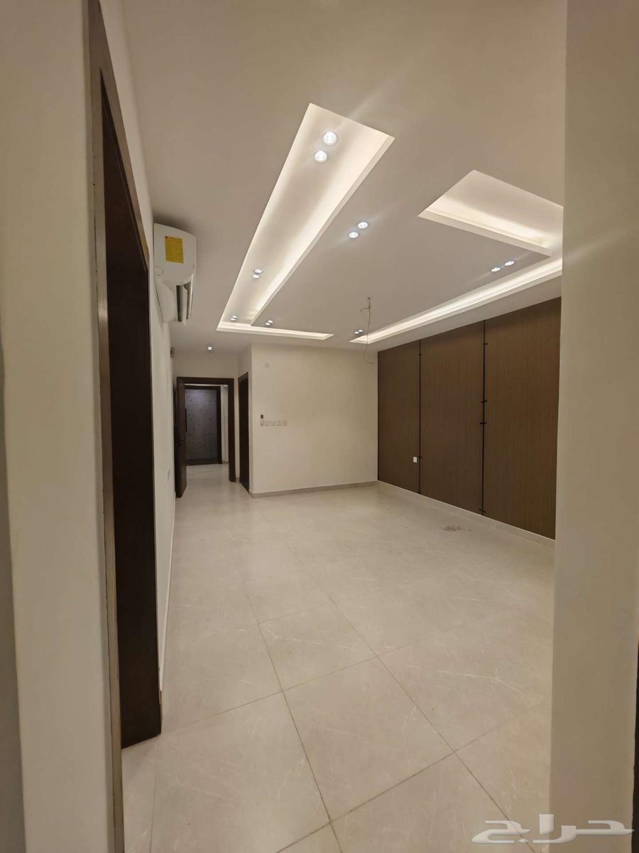 شقة 5 غرف في السلامة 10