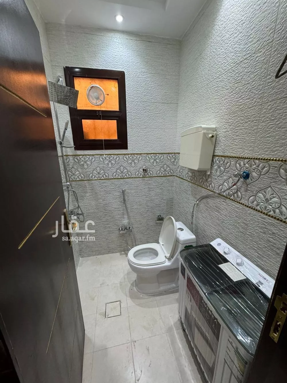دور 1 غرف في السعادة 4