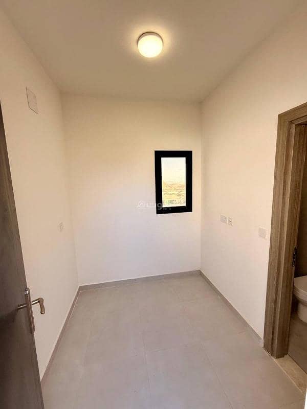 4 bedroom villa in King Khalid International Airport, Riyadh 27