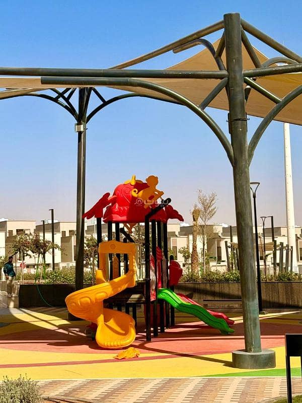 4 bedroom villa in King Khalid International Airport, Riyadh 39