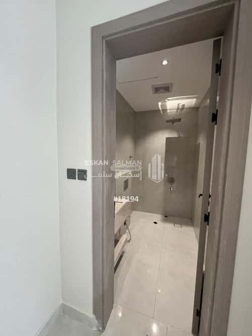 5 bedroom apartment in Al Maizilah 8