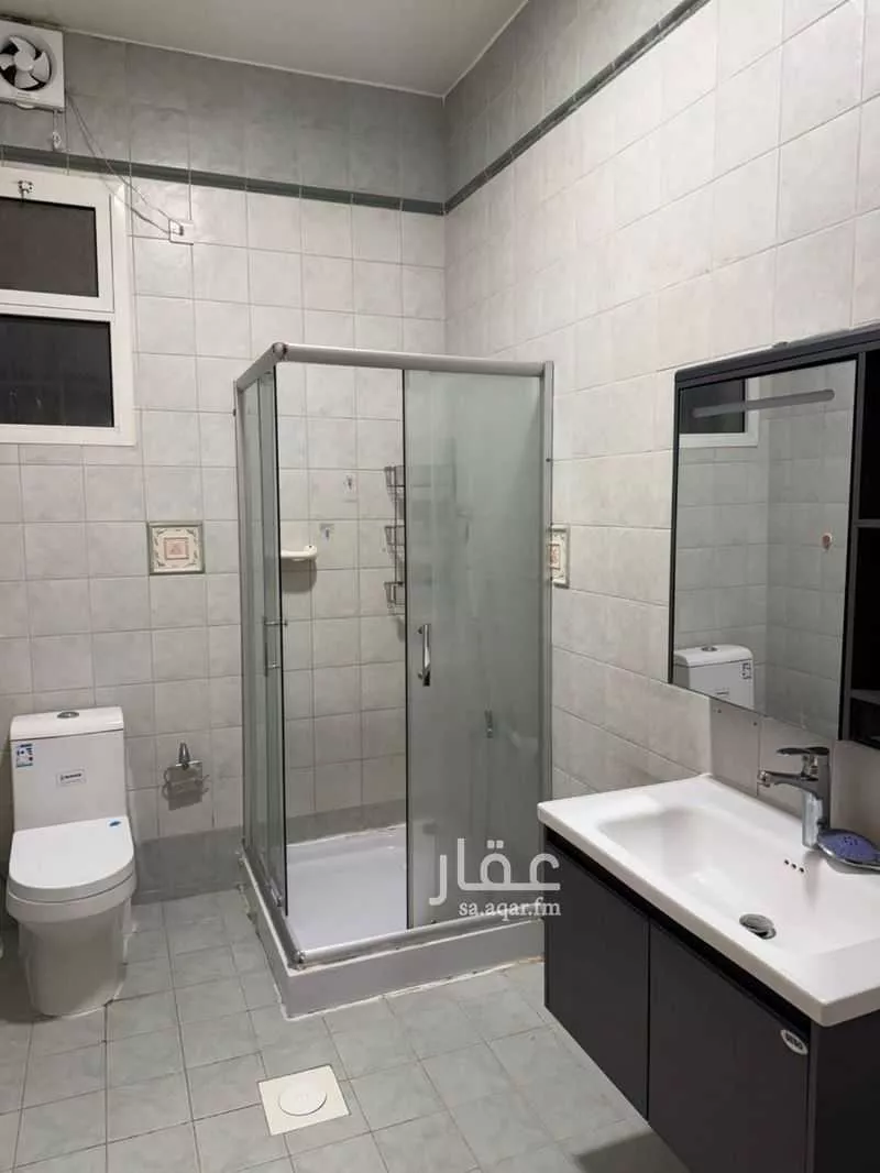 5 bedroom villa in Granada, Riyadh 9