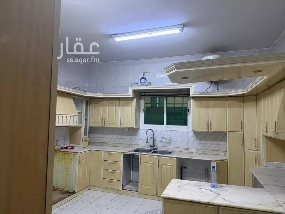 6 bedroom villa in Ishbiliyah 11