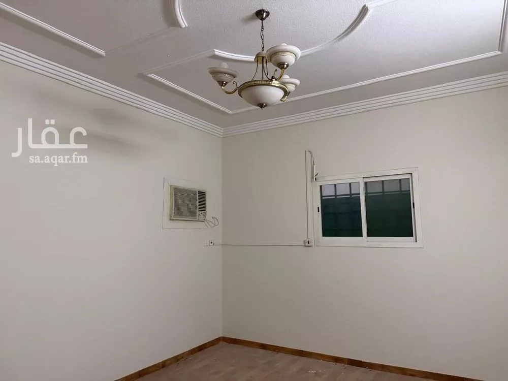 6 bedroom villa in Ishbiliyah 15
