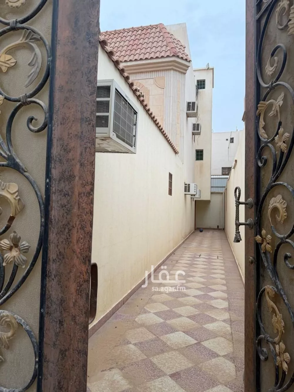 6 bedroom villa in Ishbiliyah 4