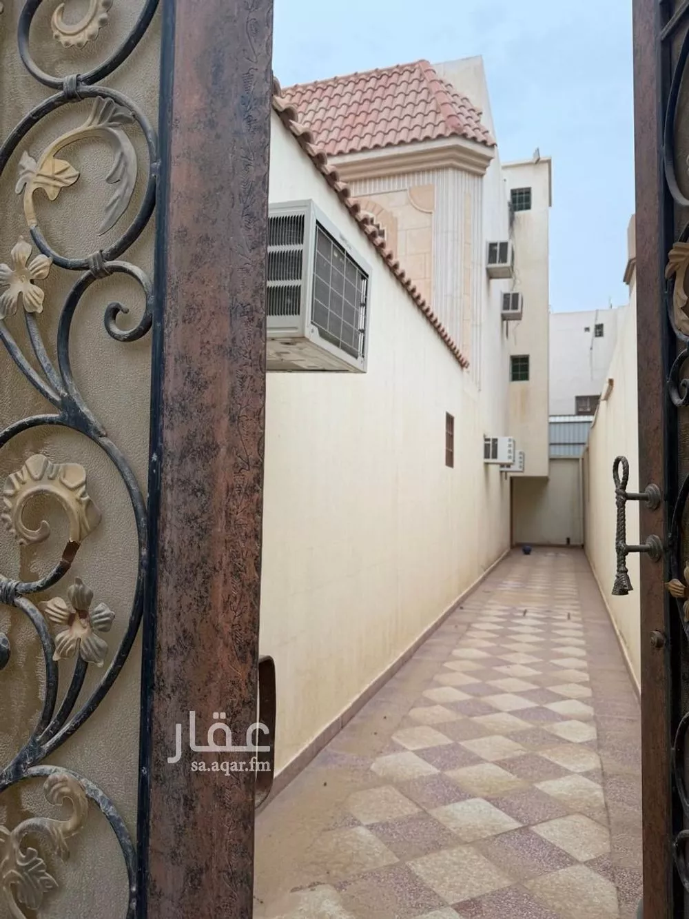 6 bedroom villa in Ishbiliyah 5