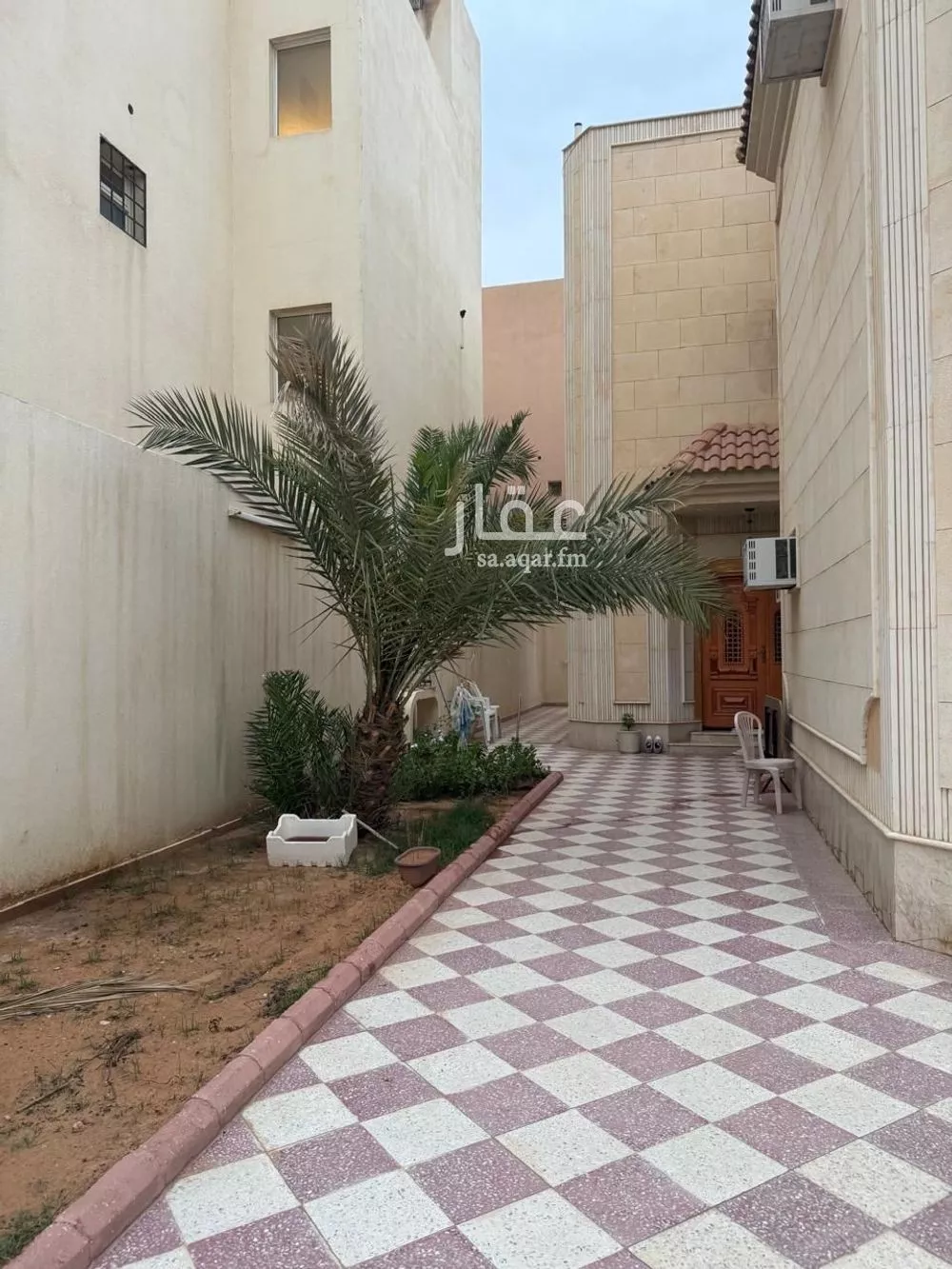 6 bedroom villa in Ishbiliyah 10