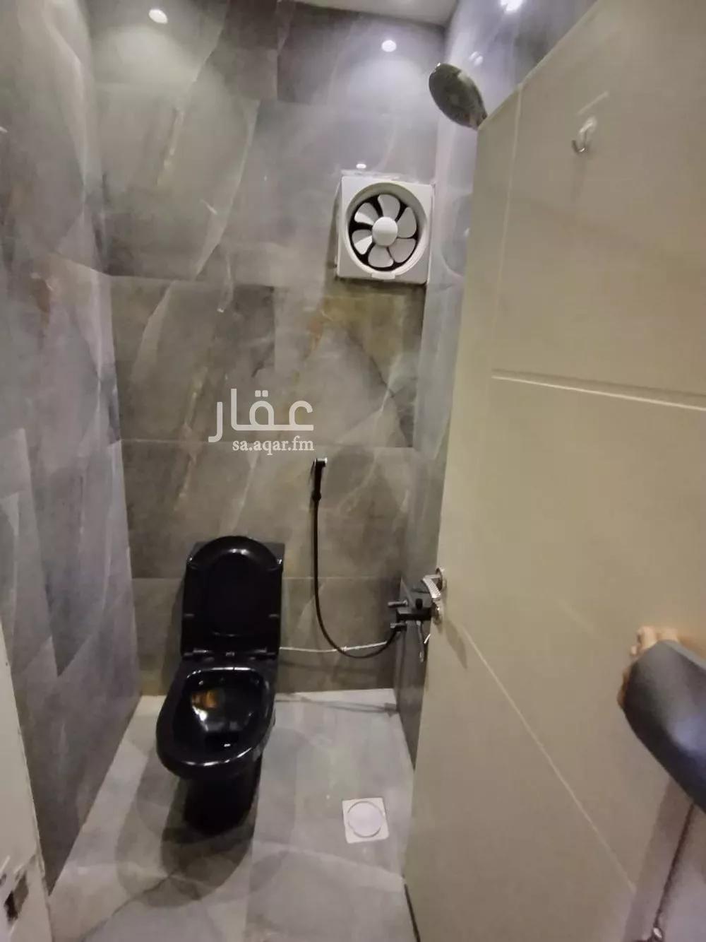 شقة 1 غرف في الملقا 6