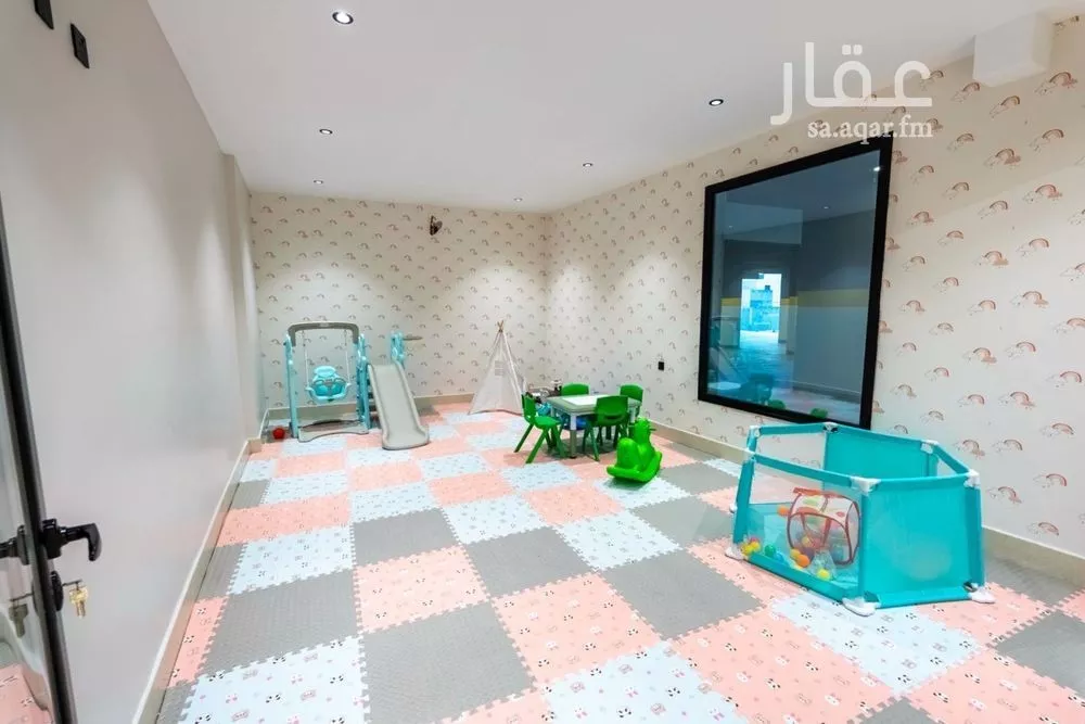 شقة 5 غرف في الحمرا 5