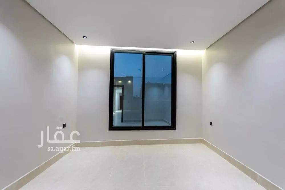 شقة 5 غرف في الحمرا 8