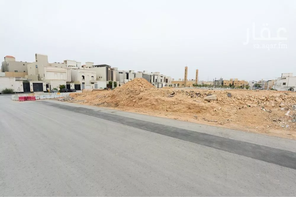 أرض 12995 م² في قرطبة 6