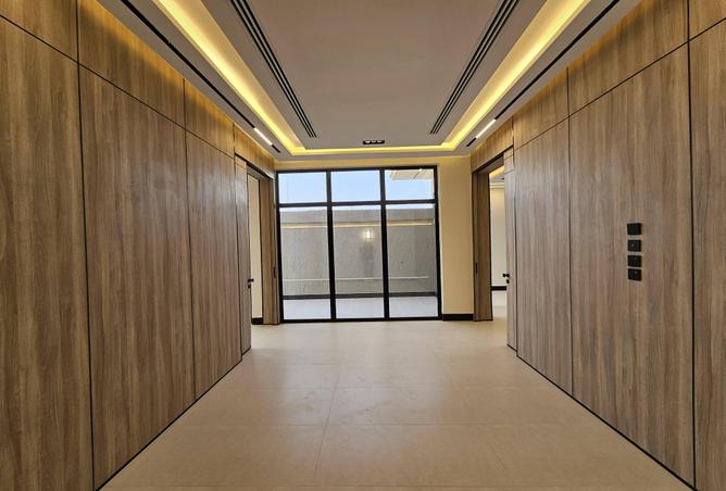 6 bedroom villa in Al Rimal 3