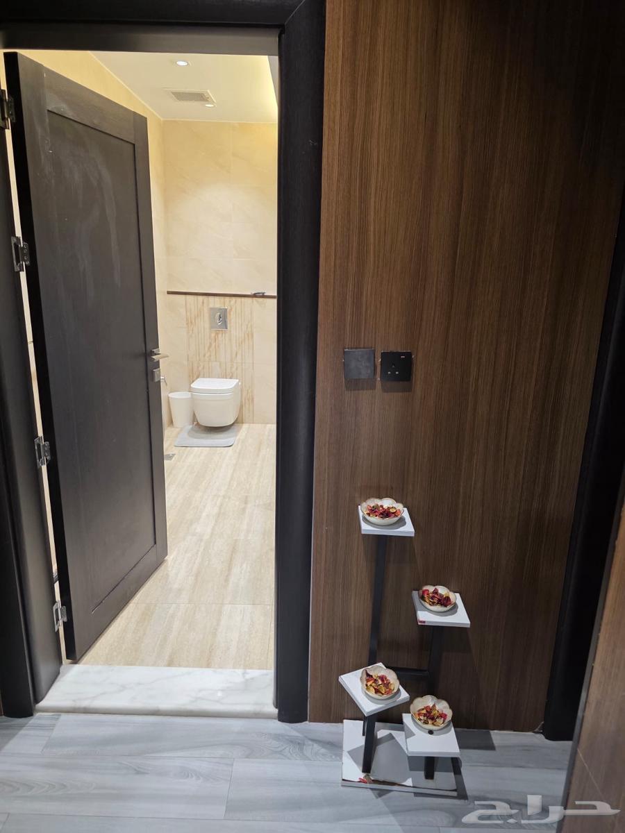 فيلا 6 غرف في العليا 10