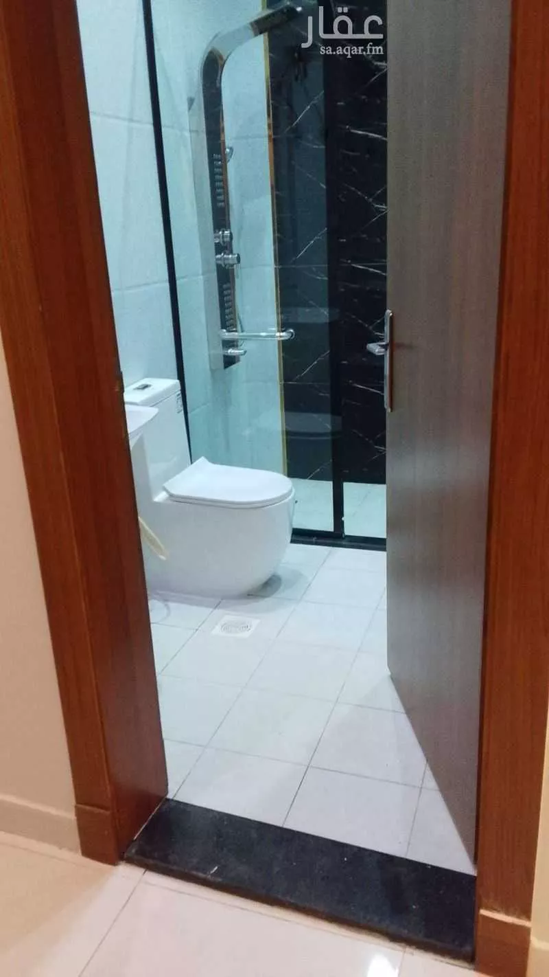 6 bedroom apartment in Al Marwa 4