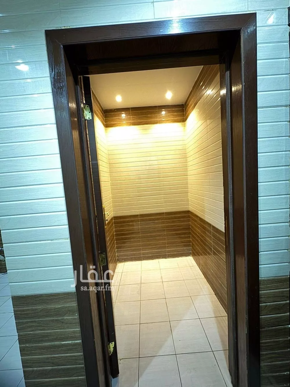 3 bedroom floor in Dhahrat Laban 4