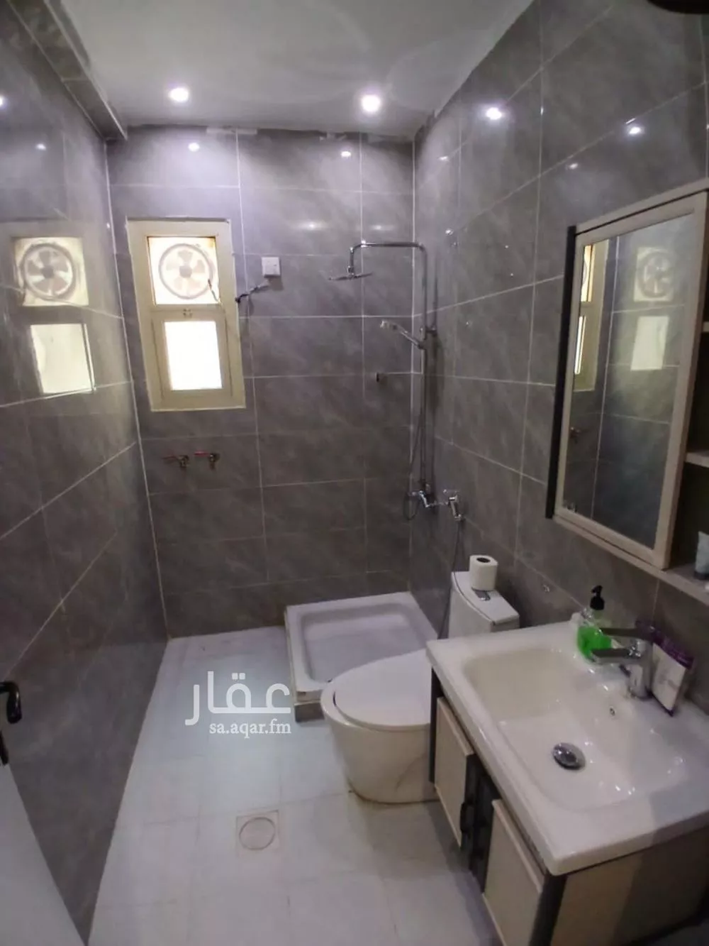 1 bedroom apartment in Al Falah 4