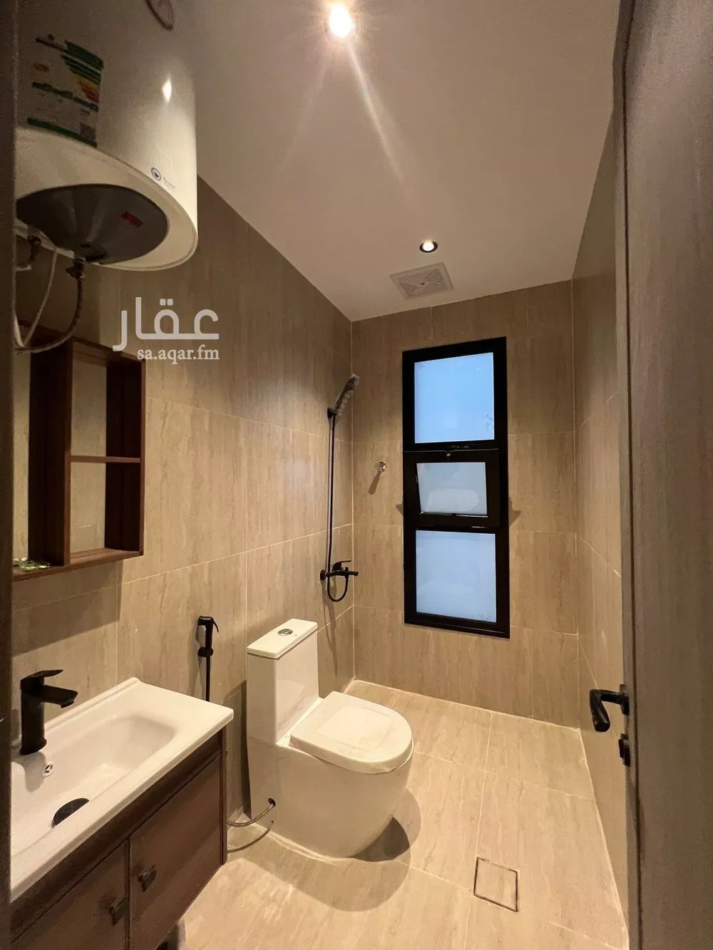 شقة 4 غرف في المنتزة 3