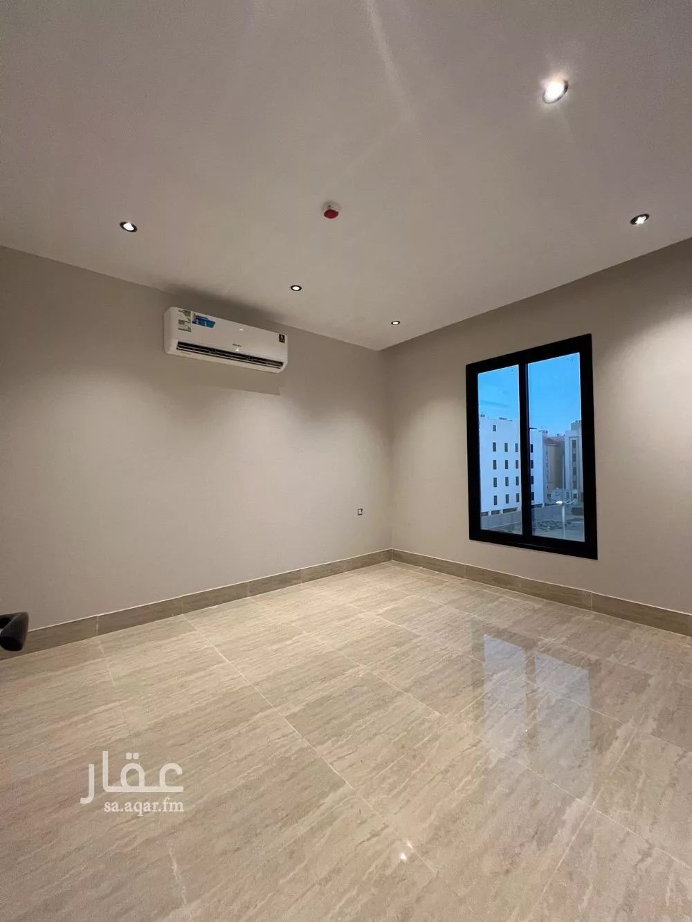 شقة 4 غرف في المنتزة 4