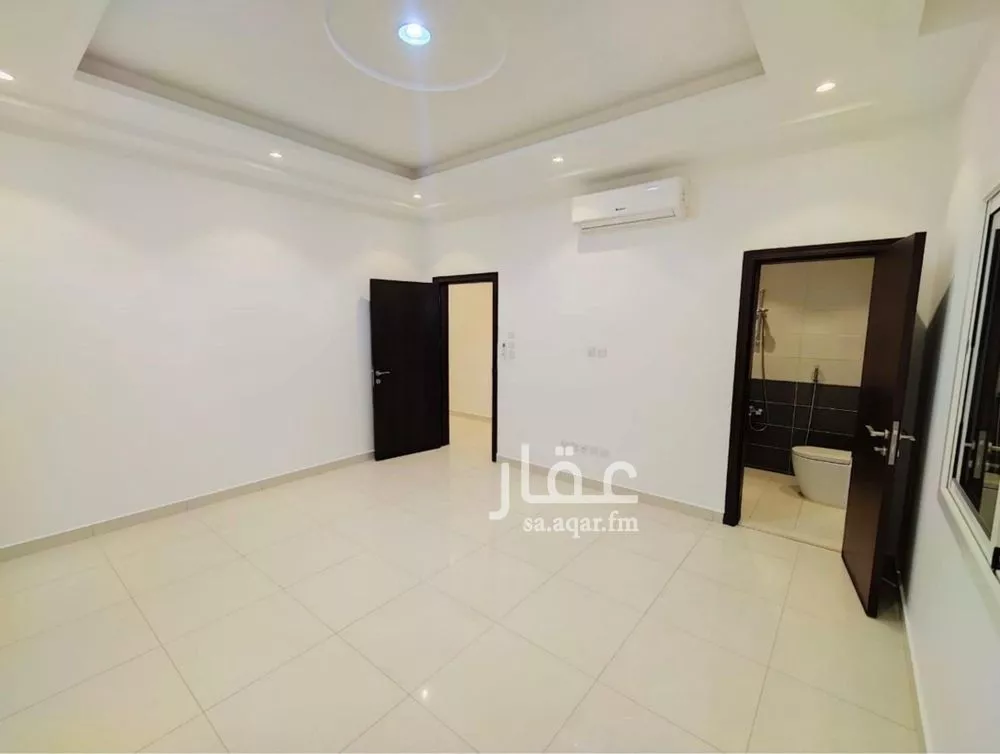 5 bedroom villa in Irqah 17