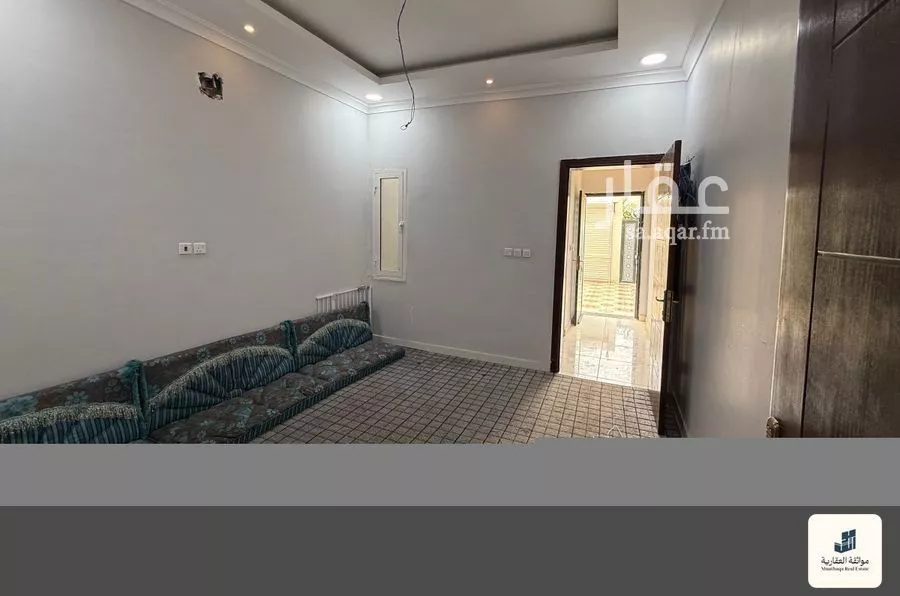 فيلا 5 غرف في الأمواج 10